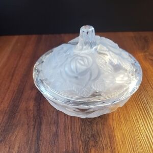 Studio Nova Crystal Frosted Rose Pattern Candy Dish‎ With Lid Etched Cut Glass